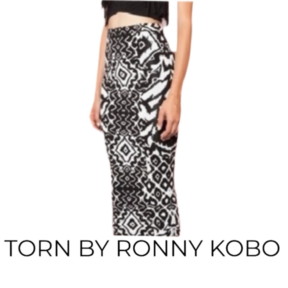 TORN BY RONNY KOBO | Print Knit Maxi Skirt Black White Boho Patterned
